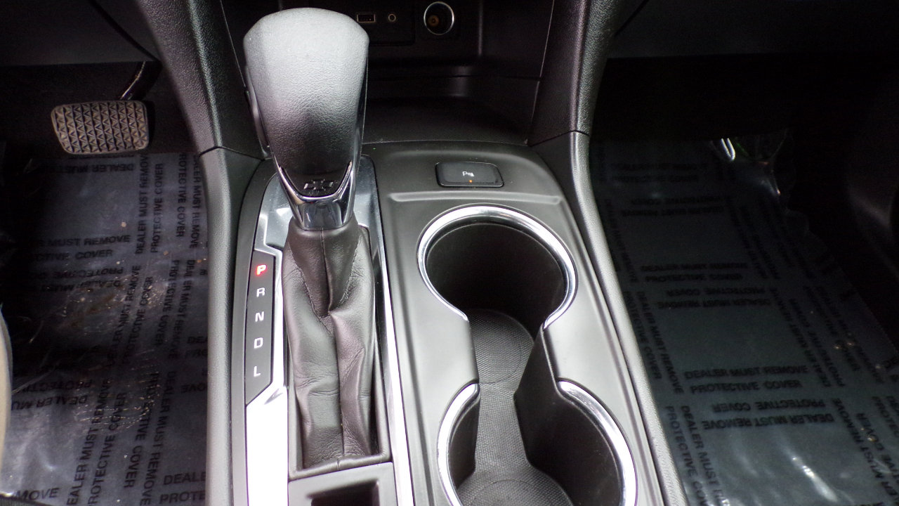 Used 2024 Chevrolet Equinox LT w/ LPO, Floor Liner Package FWD image 23