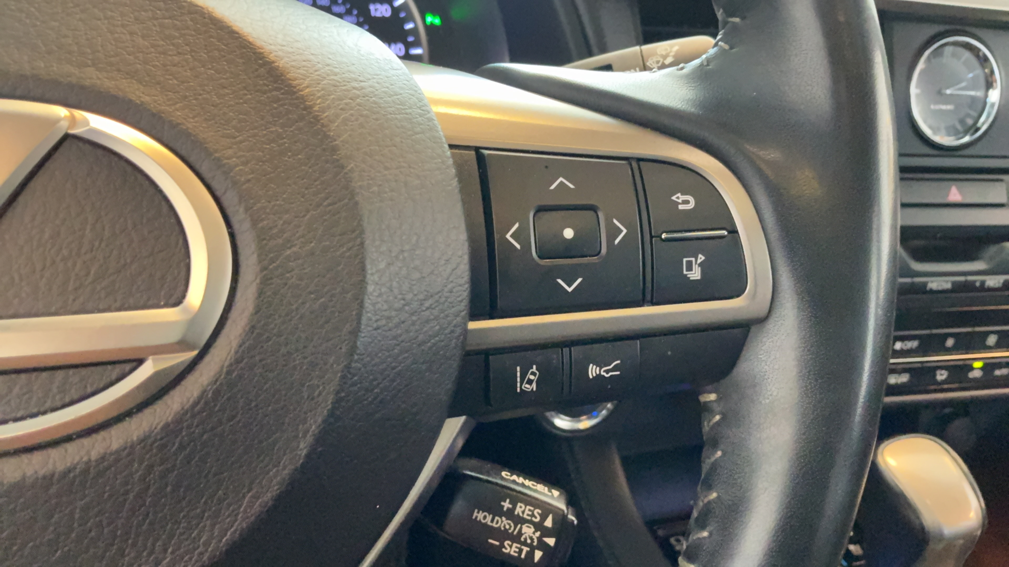 Used 2019 Lexus RX 350 FWD w/ Navigation Package image 19