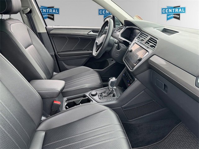 Used 2022 Volkswagen Tiguan SE image 15