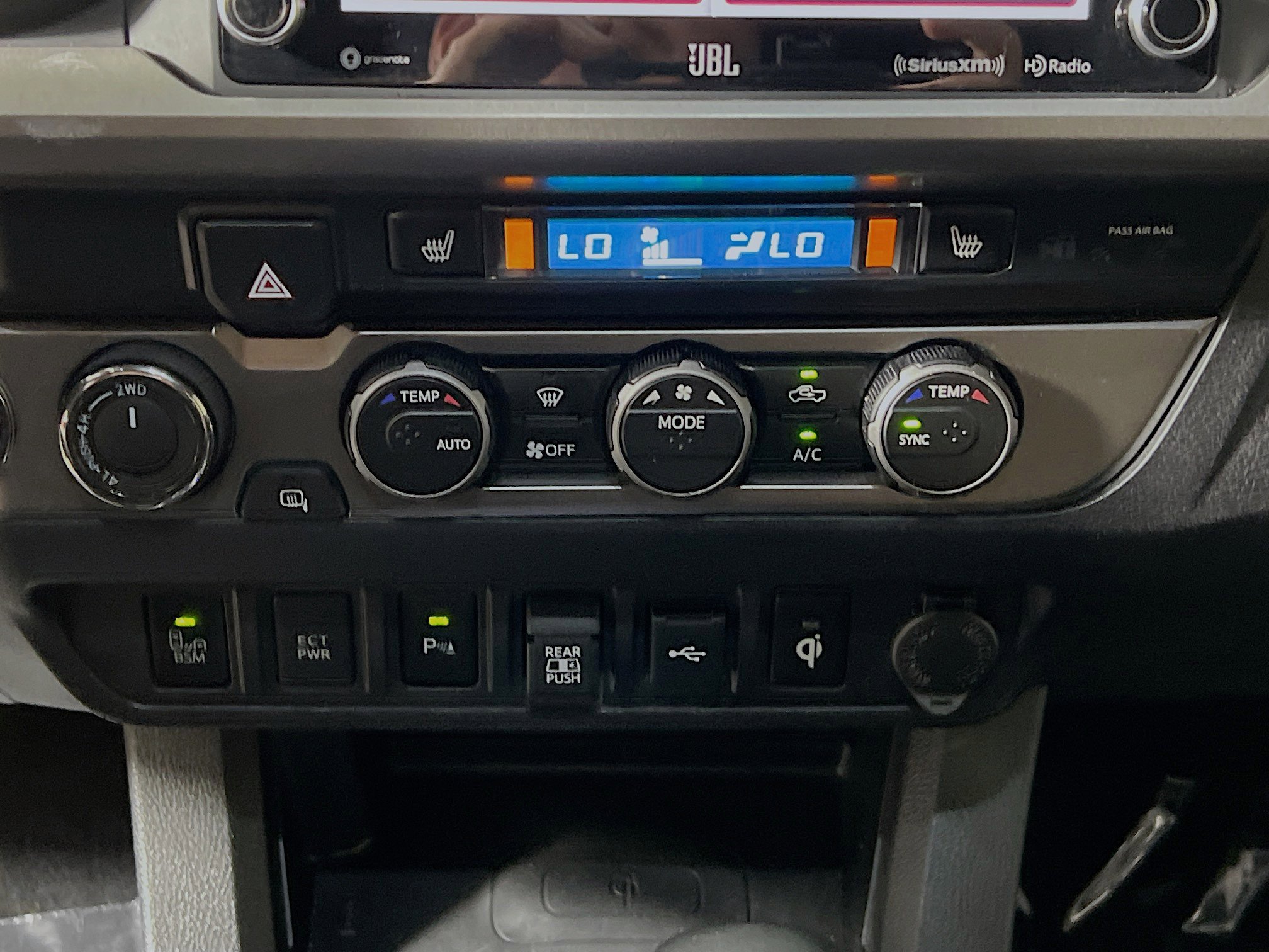 Used 2022 Toyota Tacoma Limited image 25