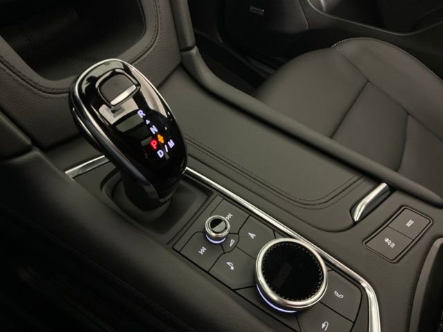 Certified 2025 Cadillac XT5 Premium Luxury w/ Technology Package AWD/4WD image 18