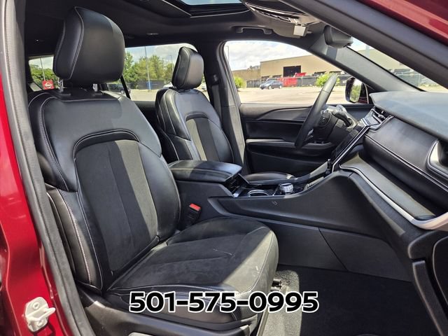 Used 2023 Jeep Grand Cherokee L Laredo AWD/4WD image 17