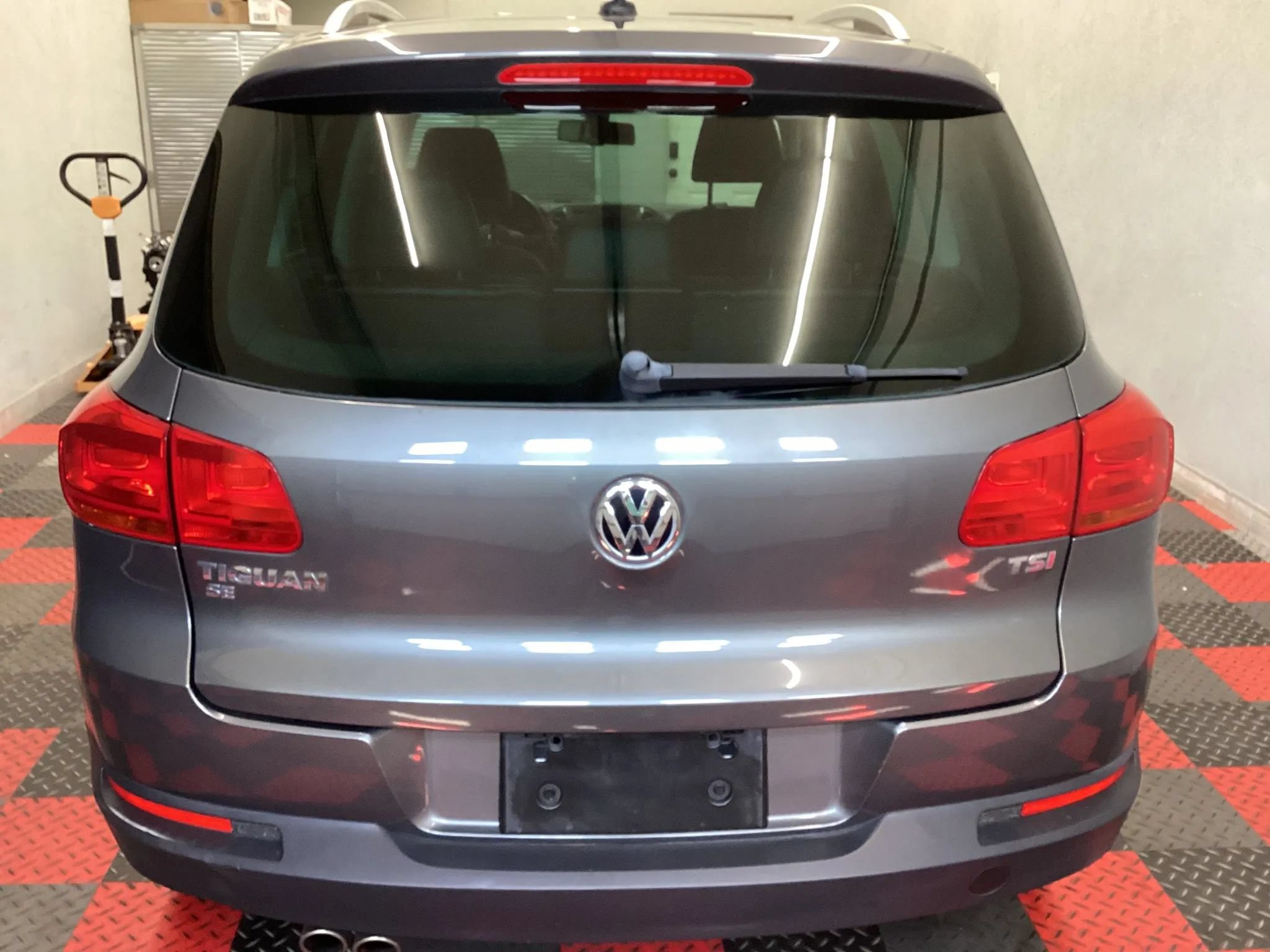 Used 2016 Volkswagen Tiguan SE FWD image 24