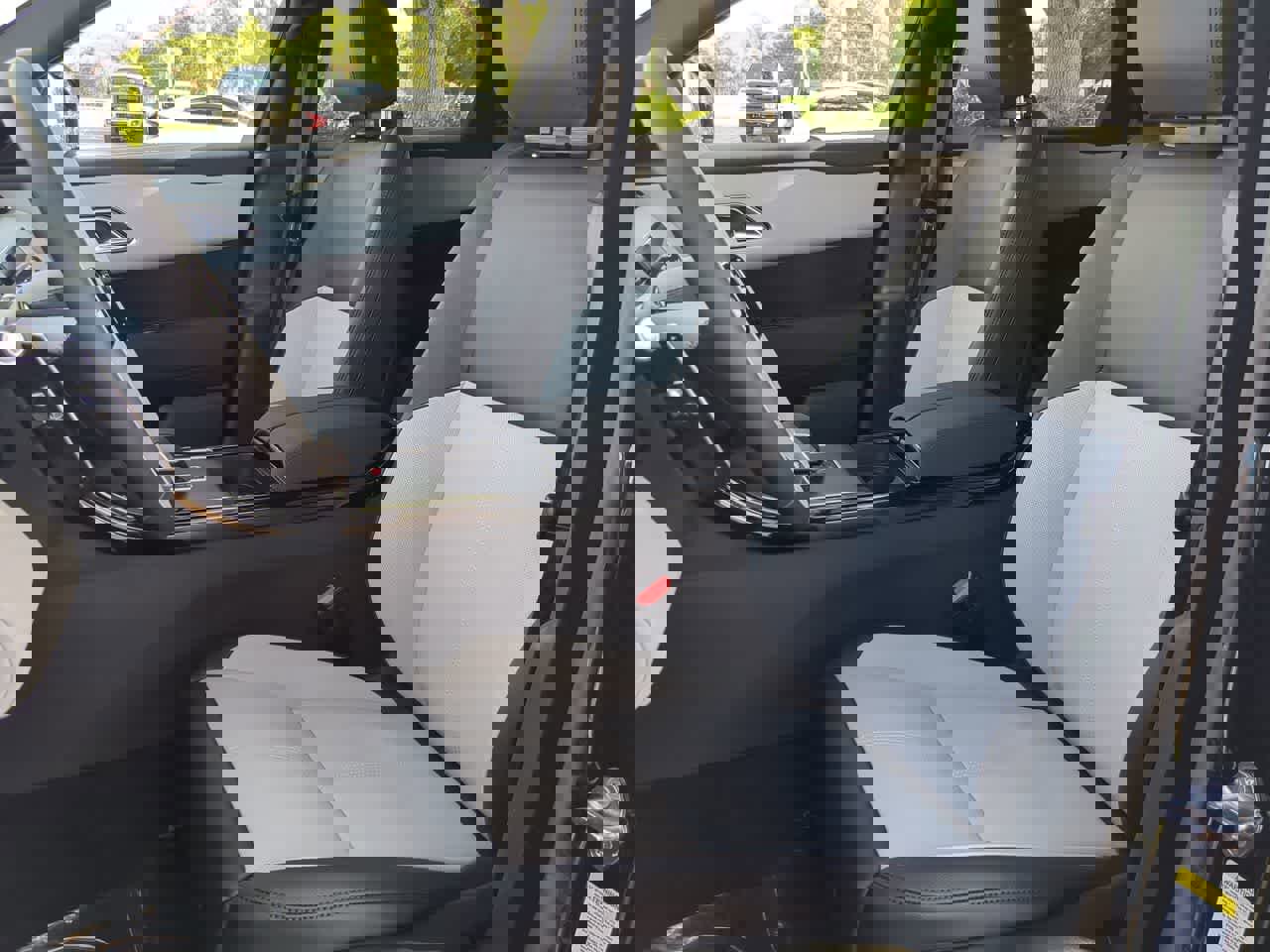 New 2026 Land Rover Range Rover Velar Dynamic SE image 17