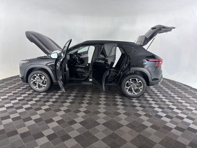 Used 2024 Chevrolet Trax LT w/ Driver Confidence Package image 11