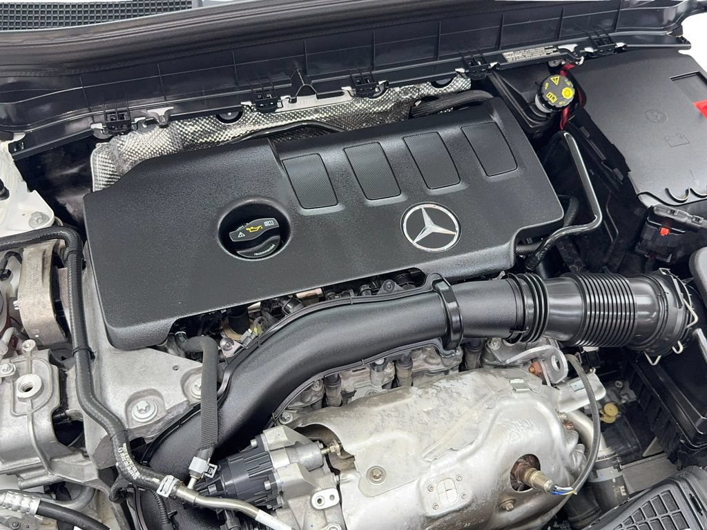 Used 2023 Mercedes-Benz GLB 250 4MATIC w/ Premium Package image 62