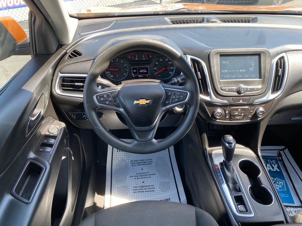 Used 2018 Chevrolet Equinox LT FWD image 19