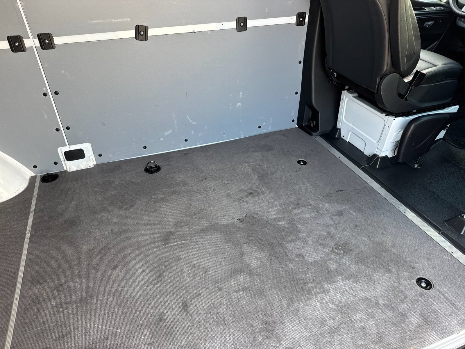 Used 2024 Mercedes-Benz Sprinter 2500 image 13