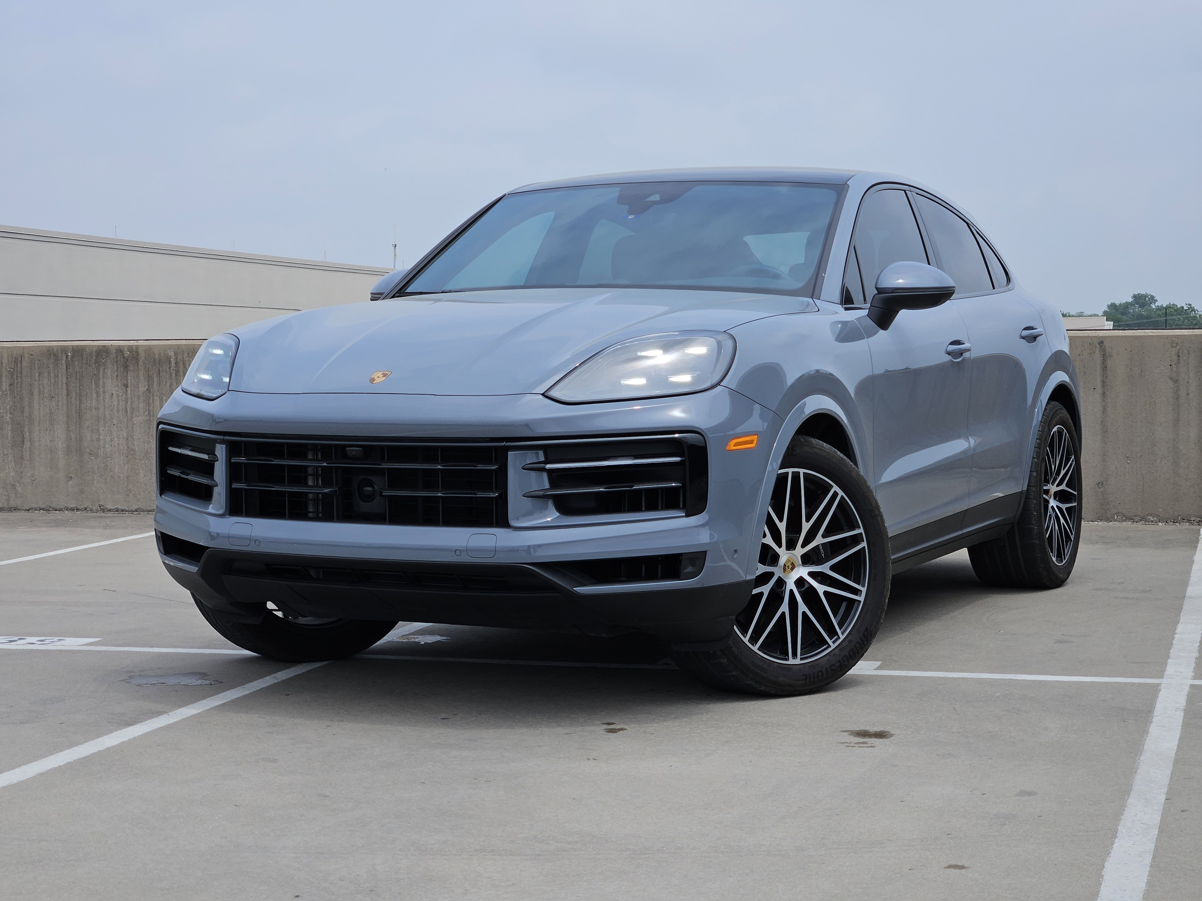 Certified 2024 Porsche Cayenne Coupe AWD/4WD image 1