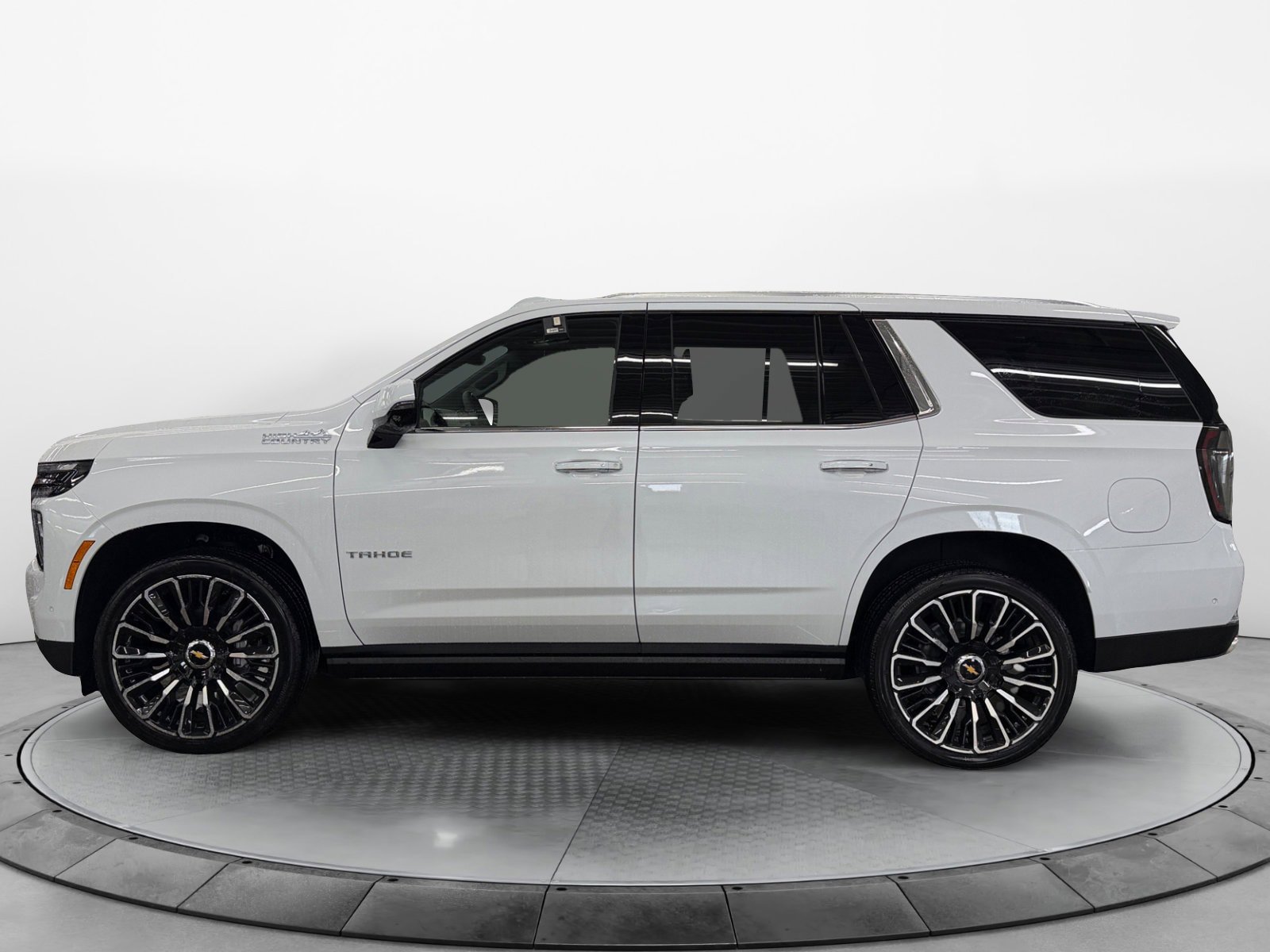 New 2026 Chevrolet Tahoe High Country AWD/4WD image 3