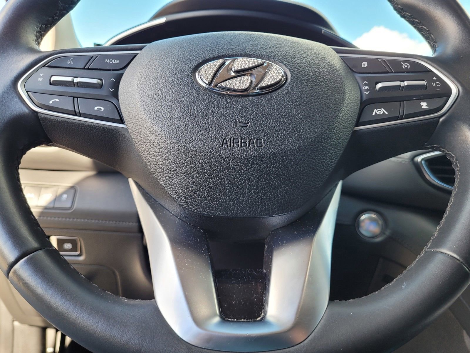 Certified 2023 Hyundai Santa Fe SEL w/ Premium Package image 32