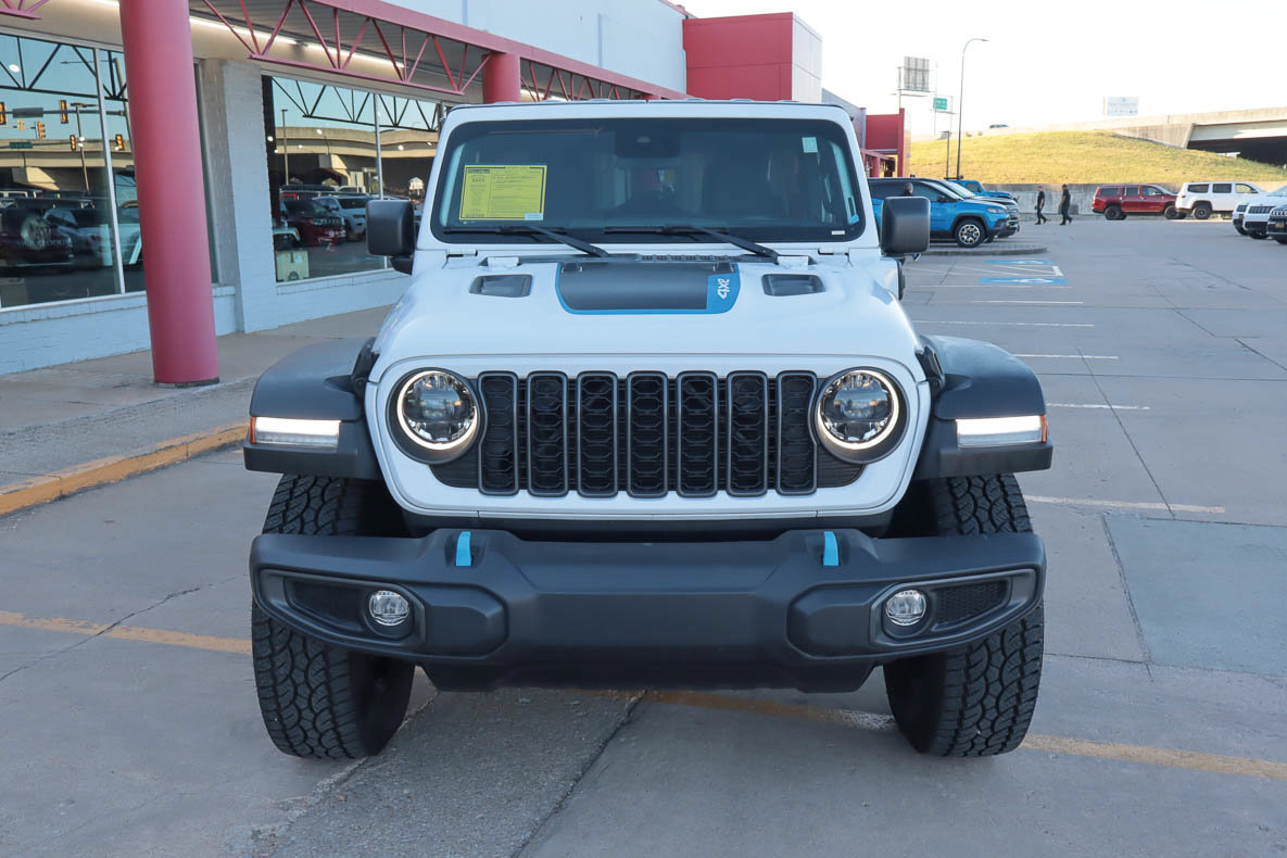 Used 2024 Jeep Wrangler Unlimited Rubicon 4xe AWD/4WD image 3
