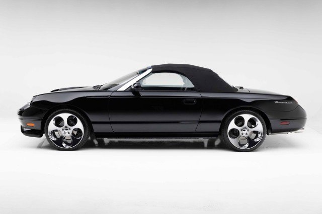 Used 2002 Ford Thunderbird Deluxe image 31