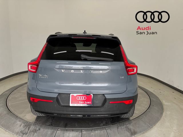 Used 2022 Volvo XC40 T4 R-Design w/ Advanced Package image 36