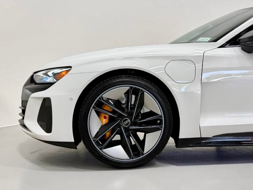 Used 2024 Audi RS e-tron GT w/ Carbon Performance Package AWD/4WD image 11