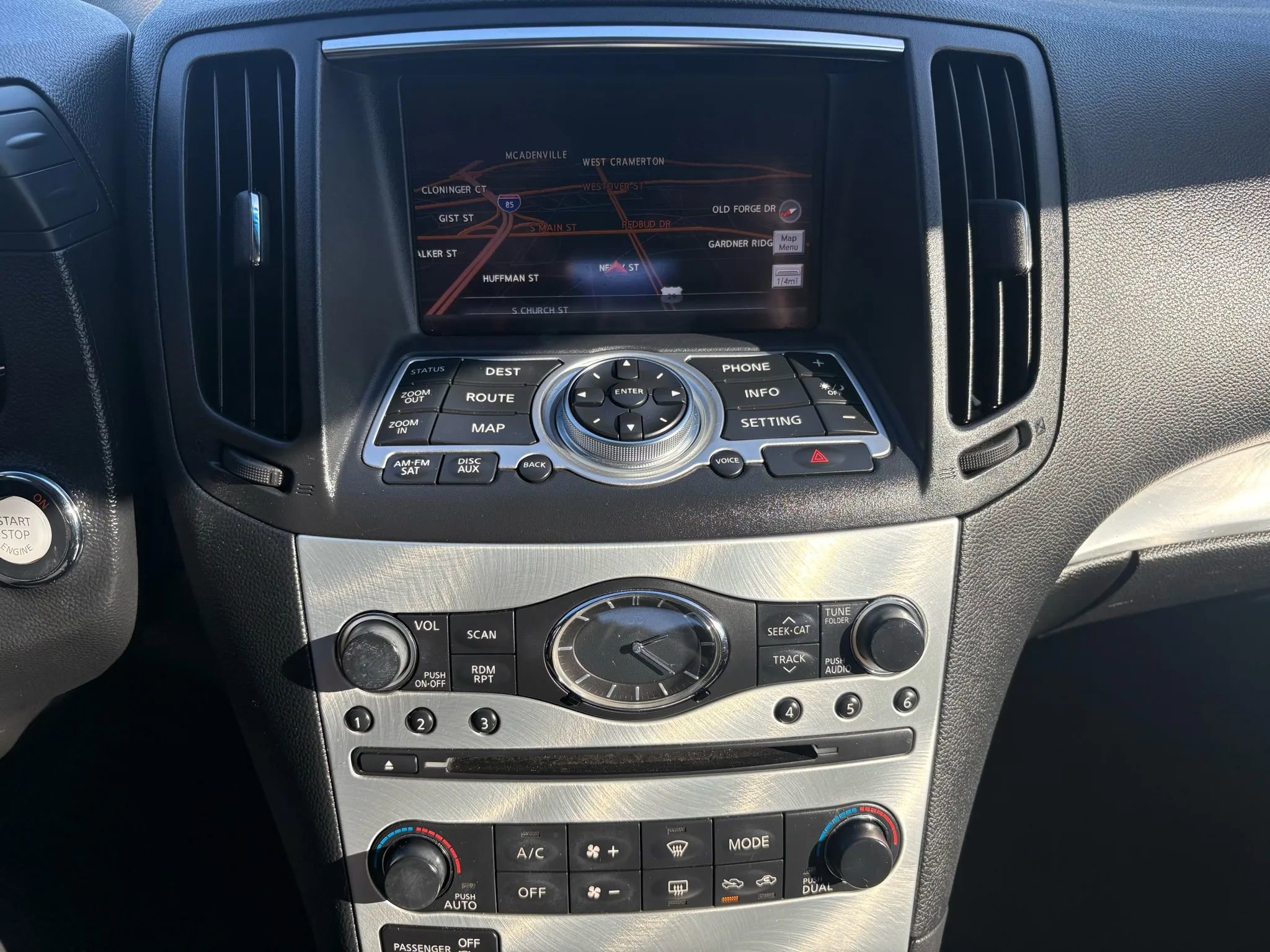 Used 2014 INFINITI Q60 Convertible 2D w/ Premium Package image 15