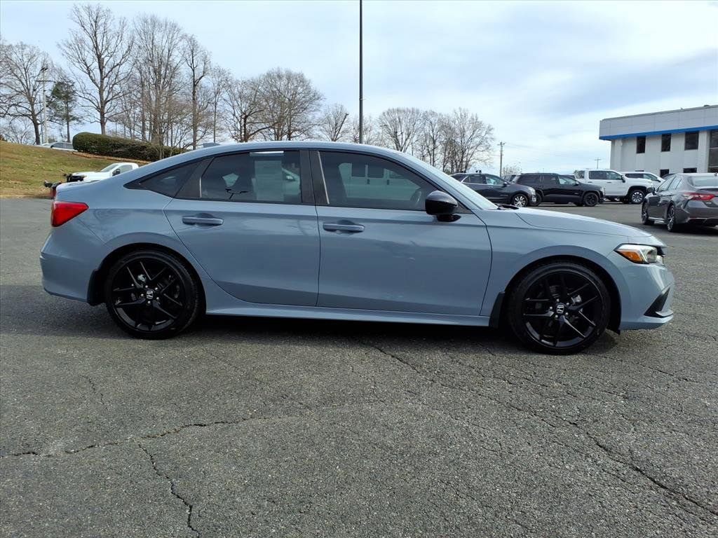 Used 2023 Honda Civic Sport image 2