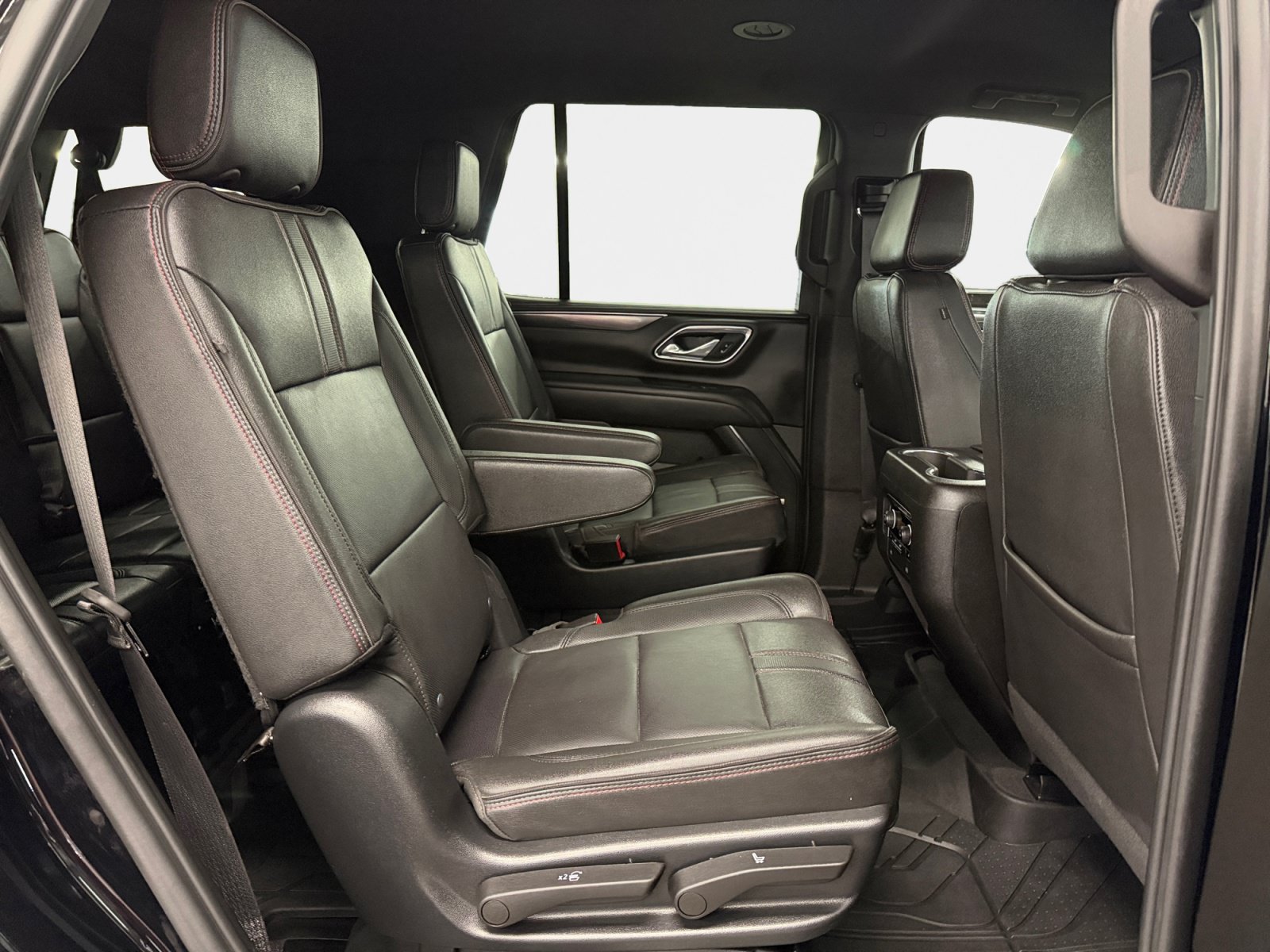 Used 2023 Chevrolet Tahoe RST w/ Luxury Package AWD/4WD image 12