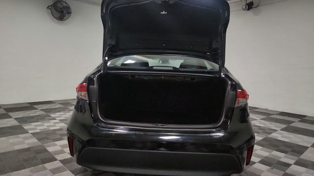 Used 2025 Toyota Corolla LE image 18