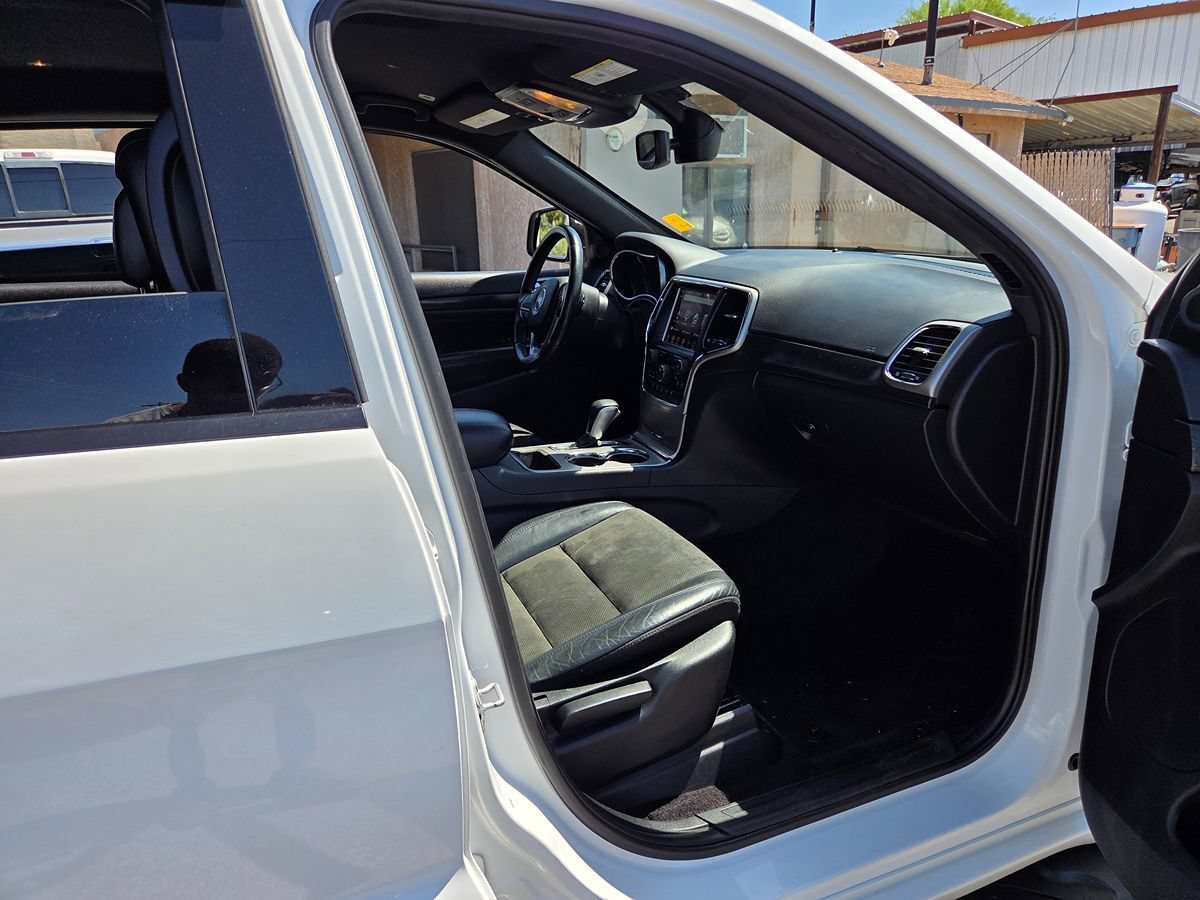 Used 2018 Jeep Grand Cherokee Altitude RWD image 46