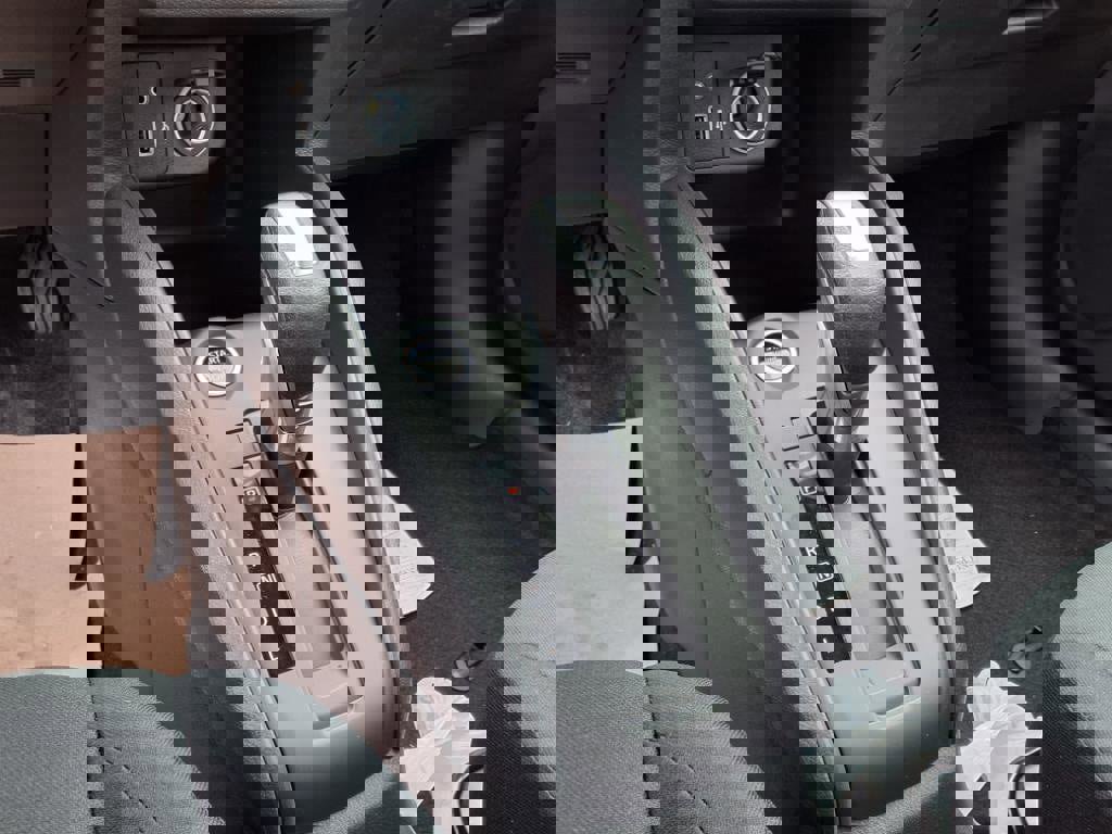 New 2025 Nissan Kicks Play S image 11