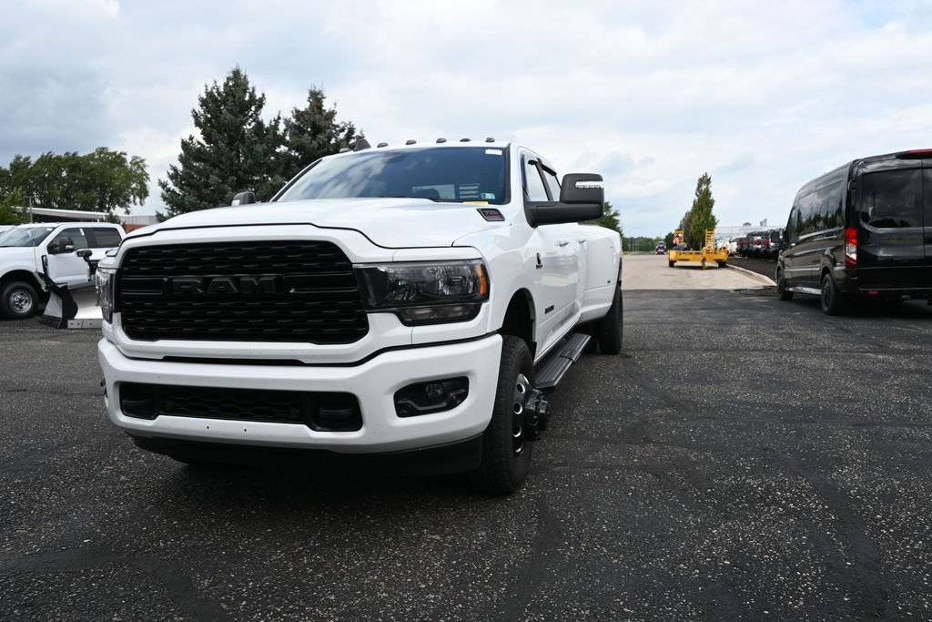 Used 2024 RAM 3500 Big Horn w/ Night Edition AWD/4WD image 19