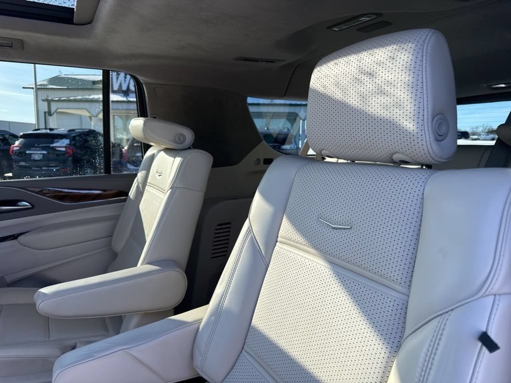 Used 2024 Cadillac Escalade ESV Sport Platinum AWD/4WD image 31