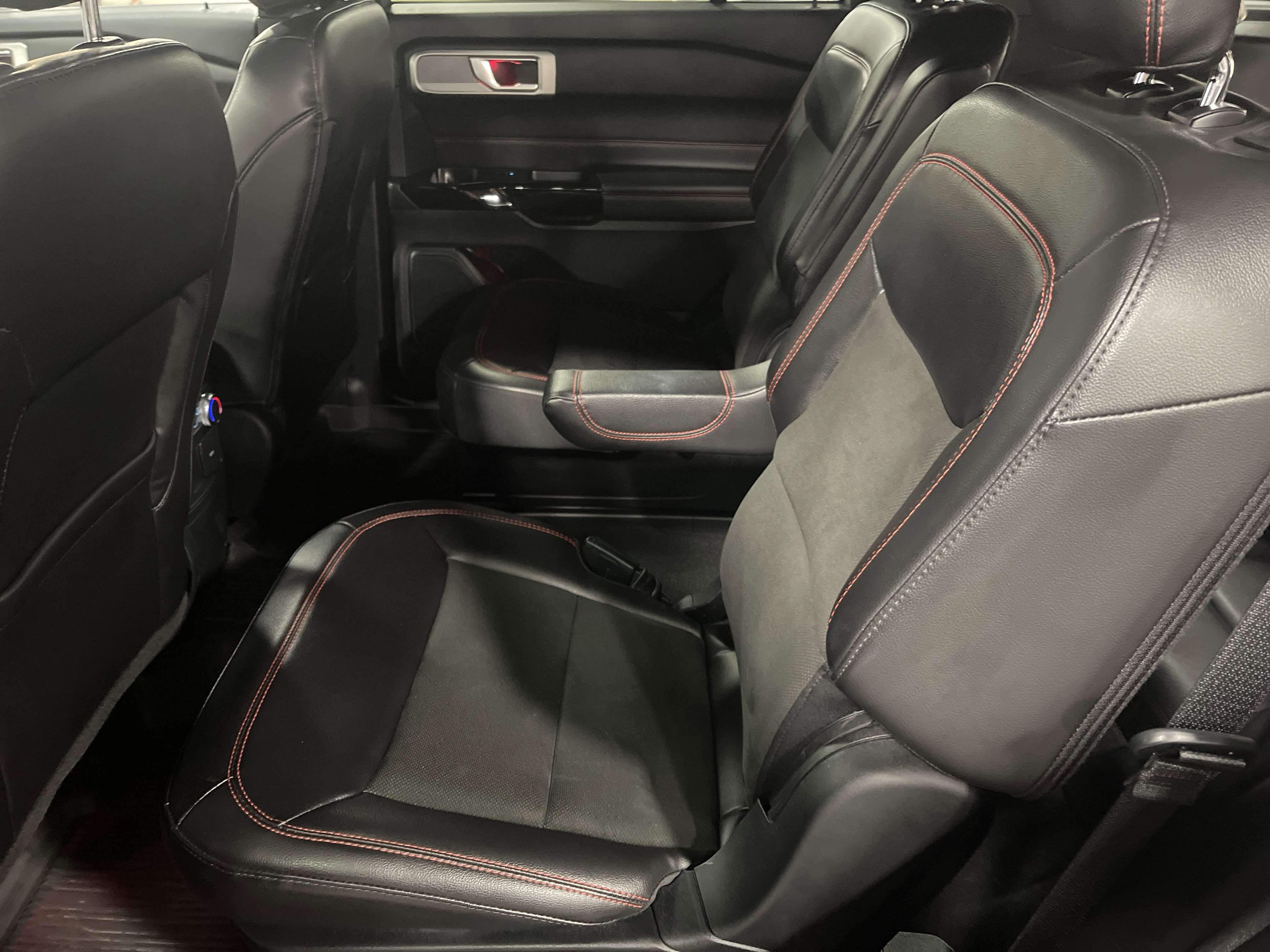 Used 2022 Ford Explorer ST-Line image 11