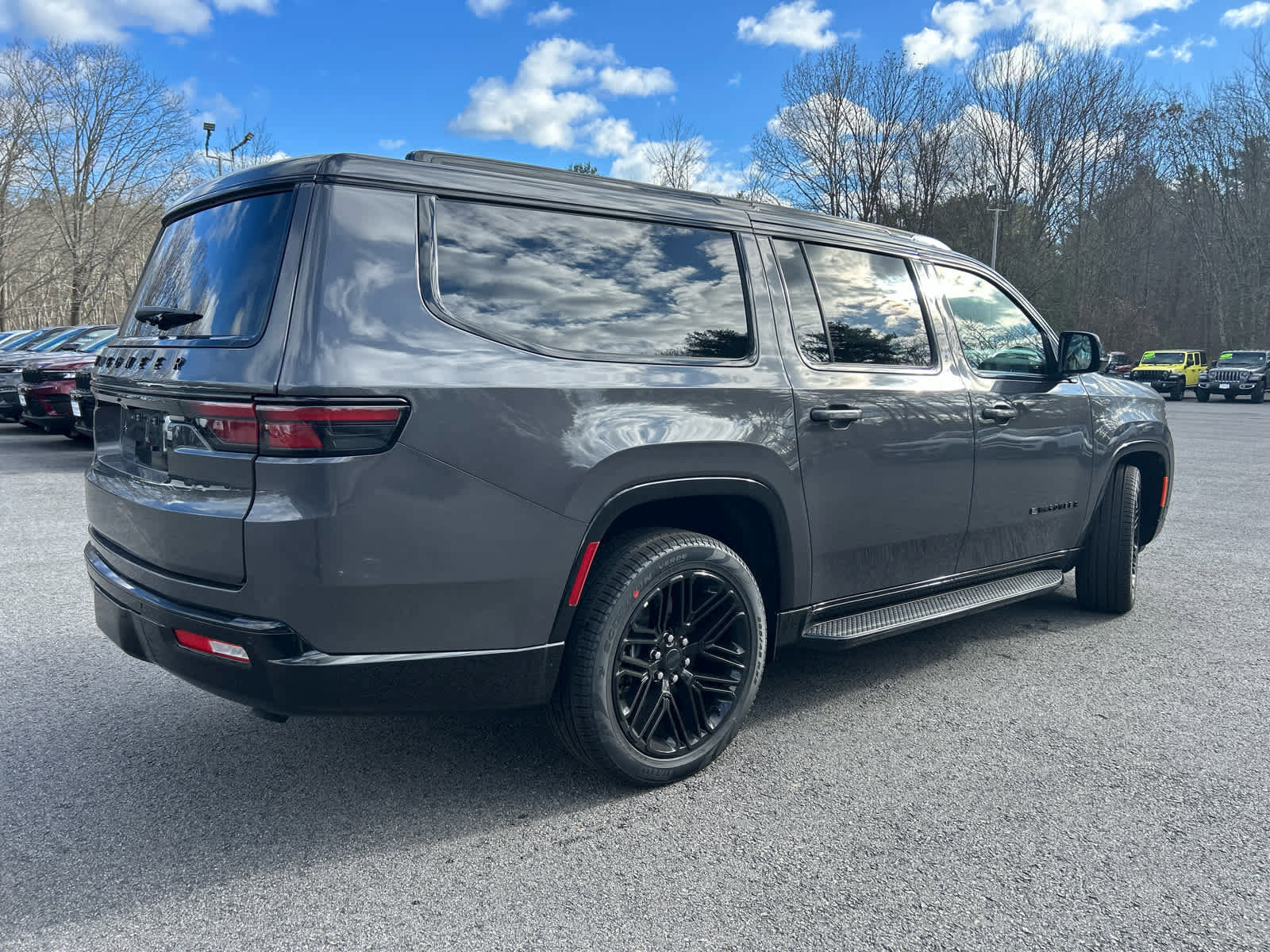New 2025 Jeep Wagoneer L Series II w/ Premium Group I image 7