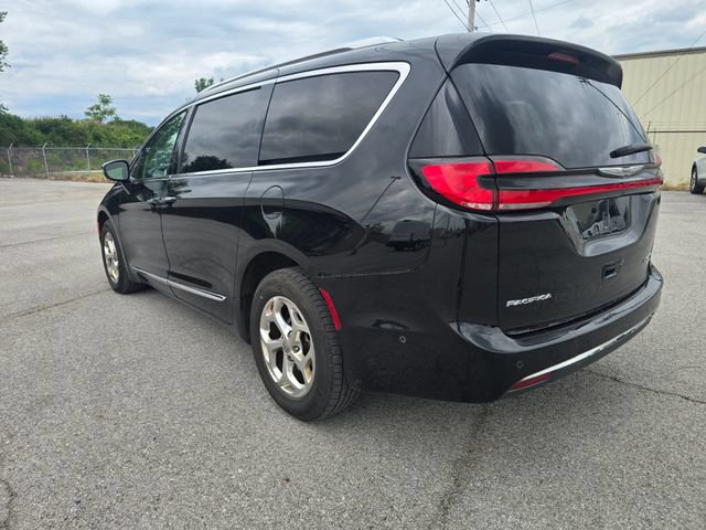 Used 2021 Chrysler Pacifica Limited w/ Premium & Safety Sphere Group AWD/4WD image 5
