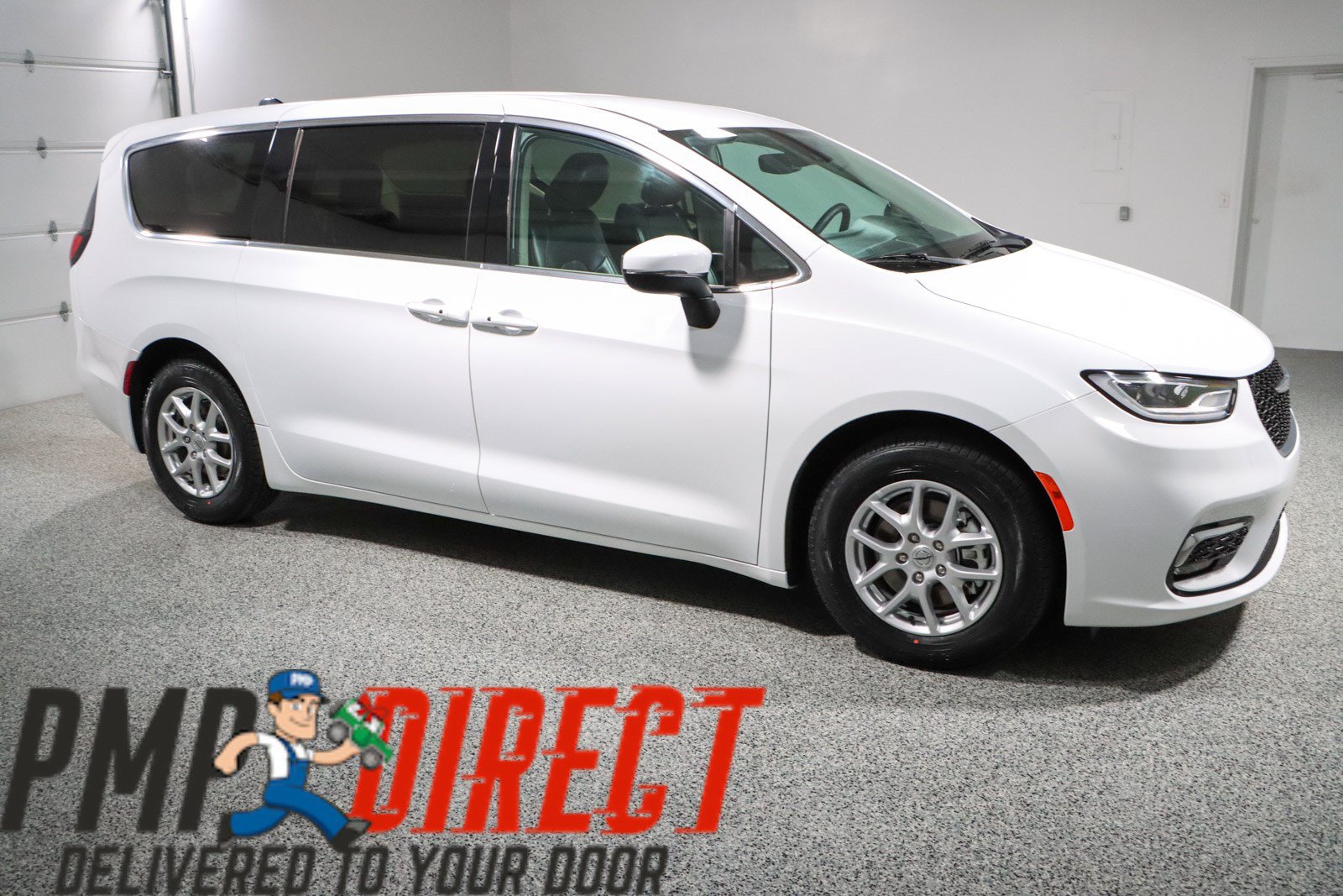 Used 2023 Chrysler Pacifica Touring-L FWD image 6