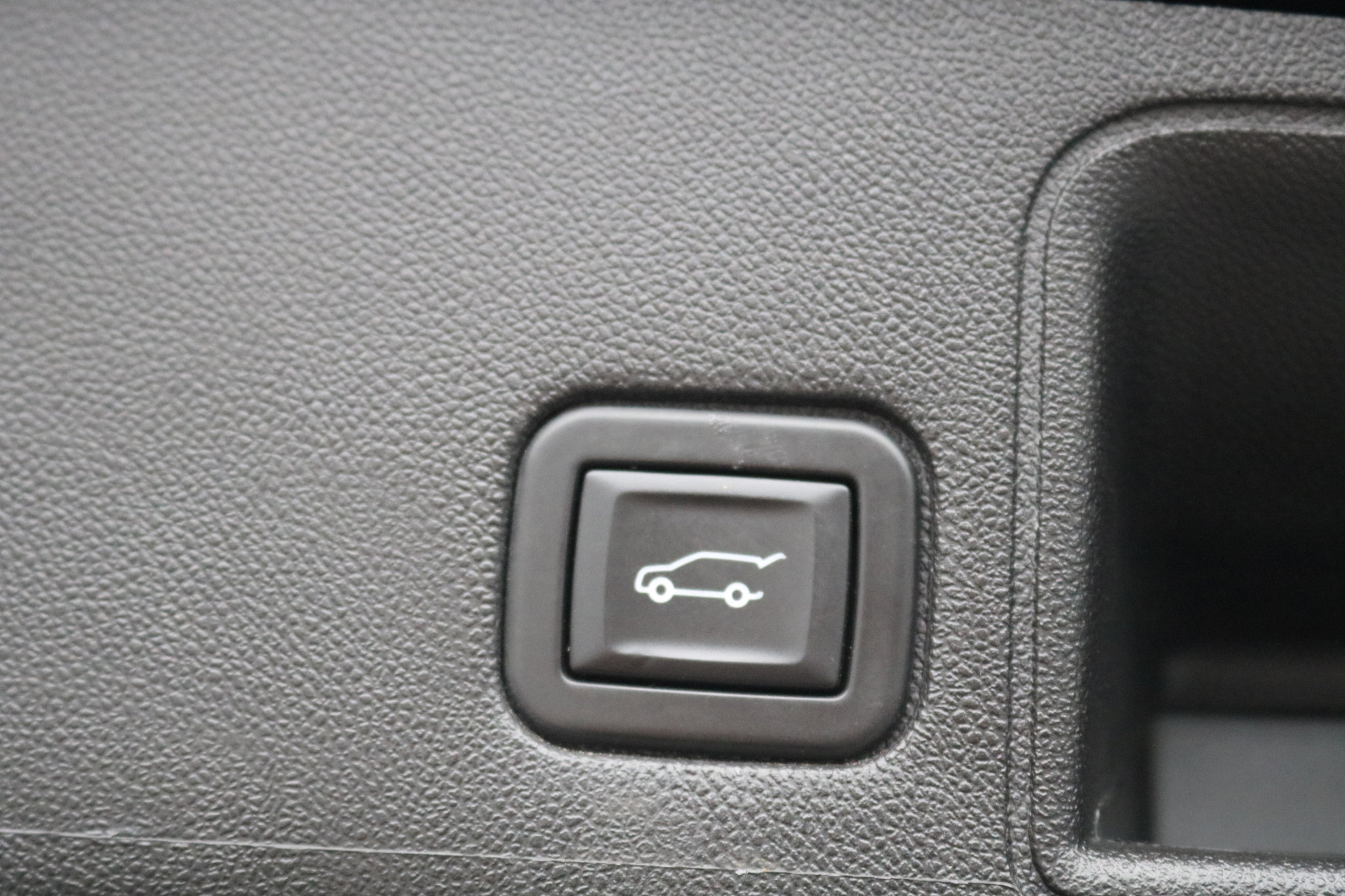 Used 2023 GMC Terrain SLT image 37