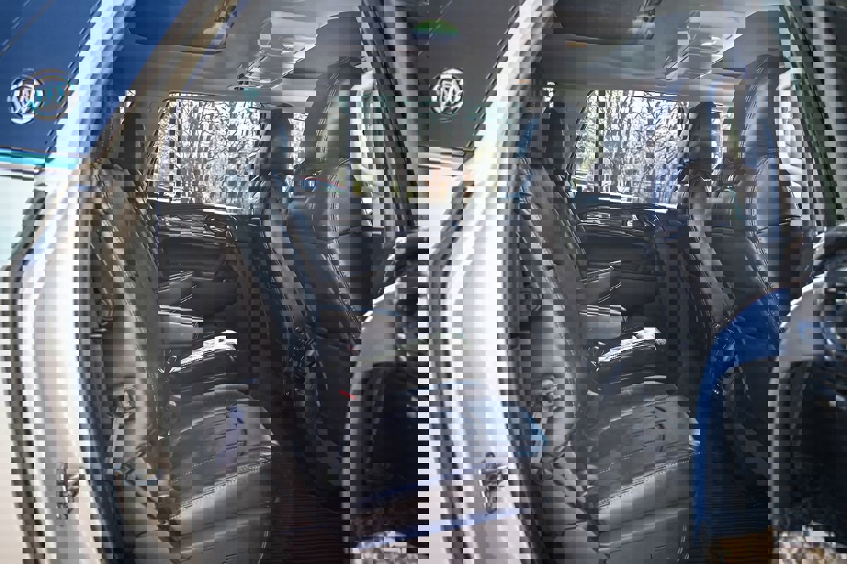 Used 2013 Buick Enclave Premium image 16