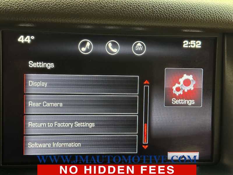 Used 2015 GMC Yukon Denali w/ Touring Package image 32