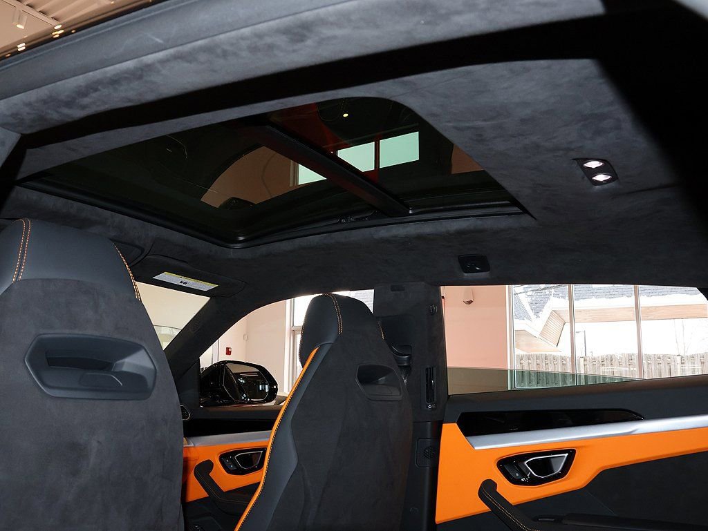 Used 2023 Lamborghini Urus S image 44