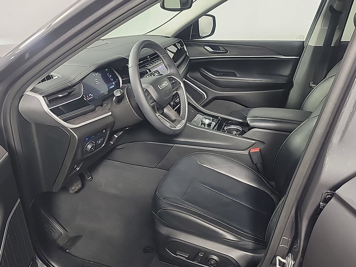 Used 2022 Jeep Grand Cherokee Limited 4xe image 18