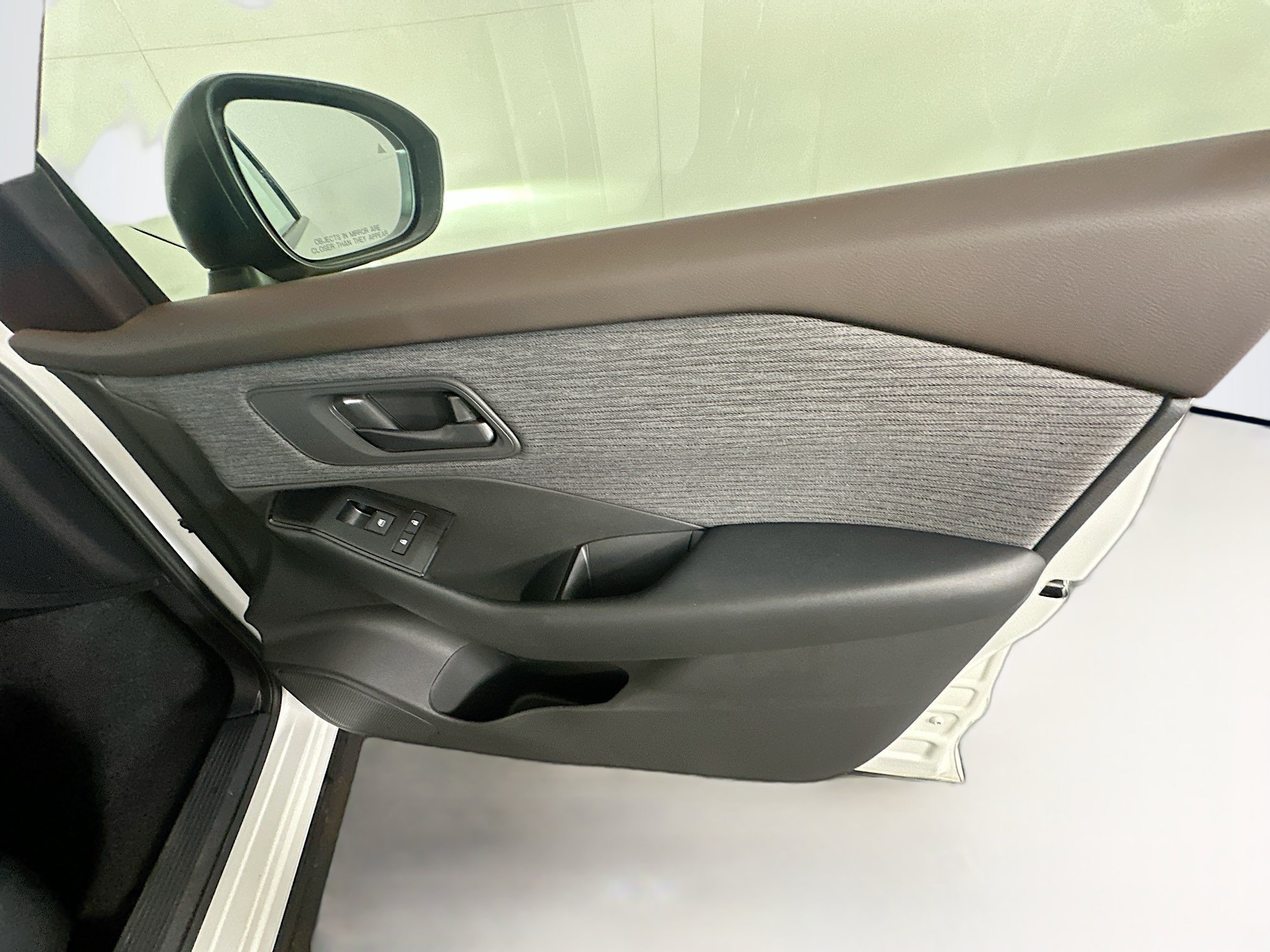 Used 2023 Nissan Rogue S AWD/4WD image 30