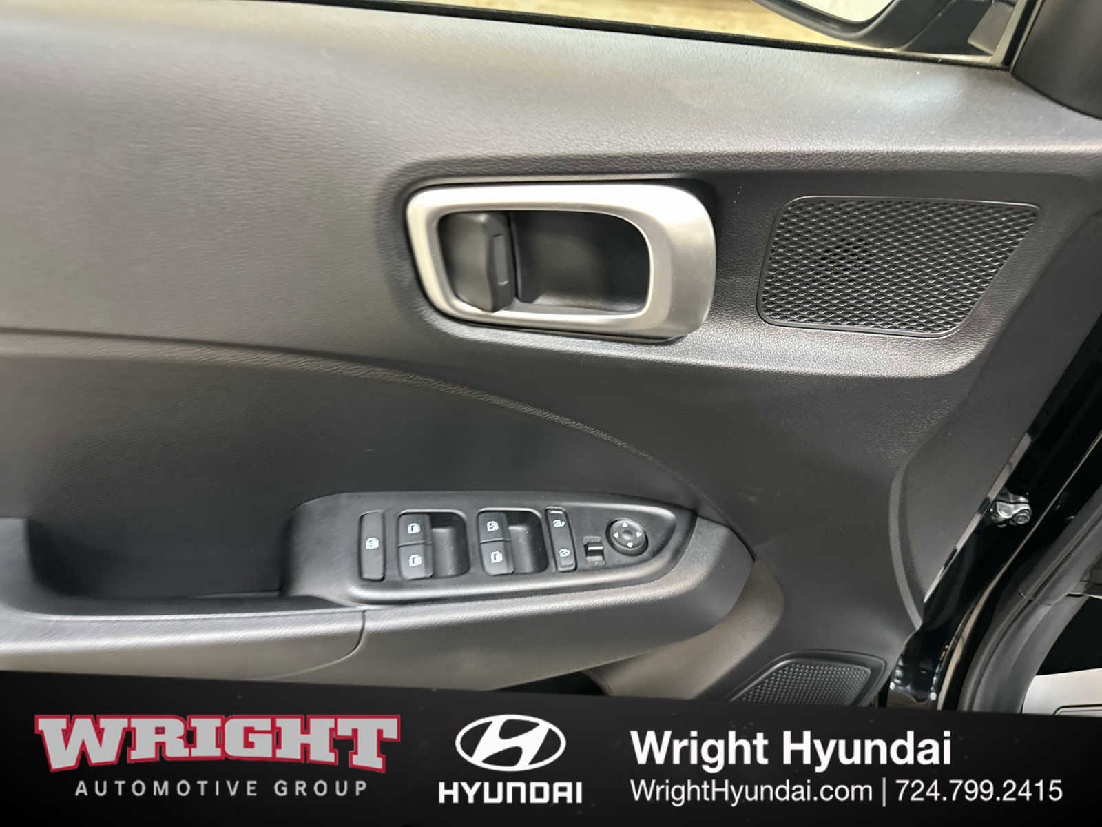 Certified 2025 Hyundai Venue SEL FWD image 10