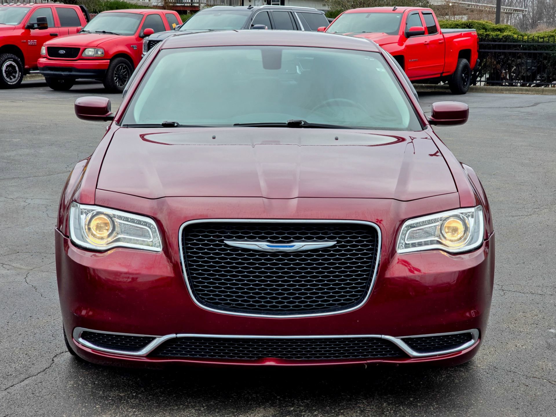 Used 2018 Chrysler 300 Touring image 3