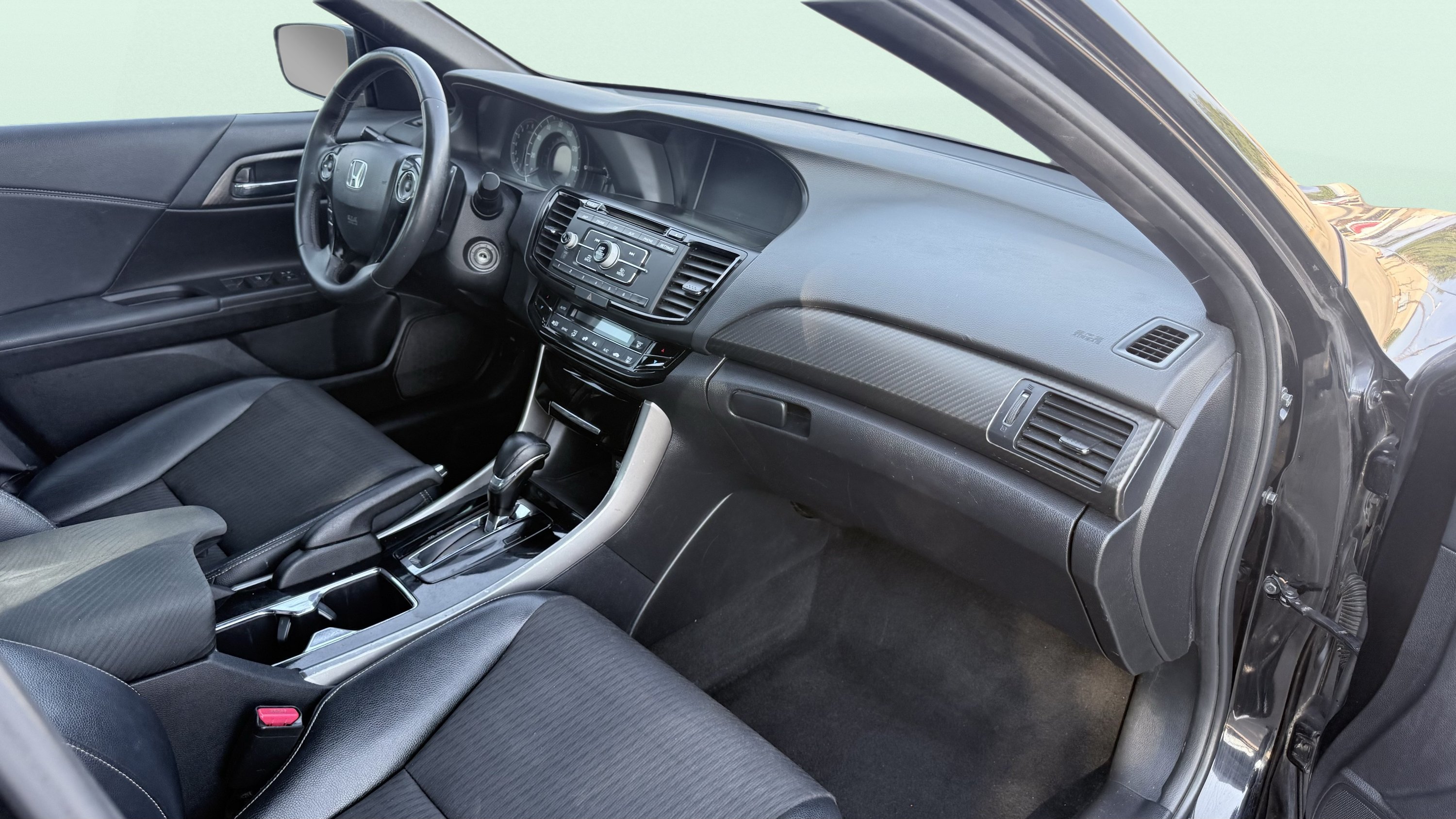 Used 2017 Honda Accord Sport image 38