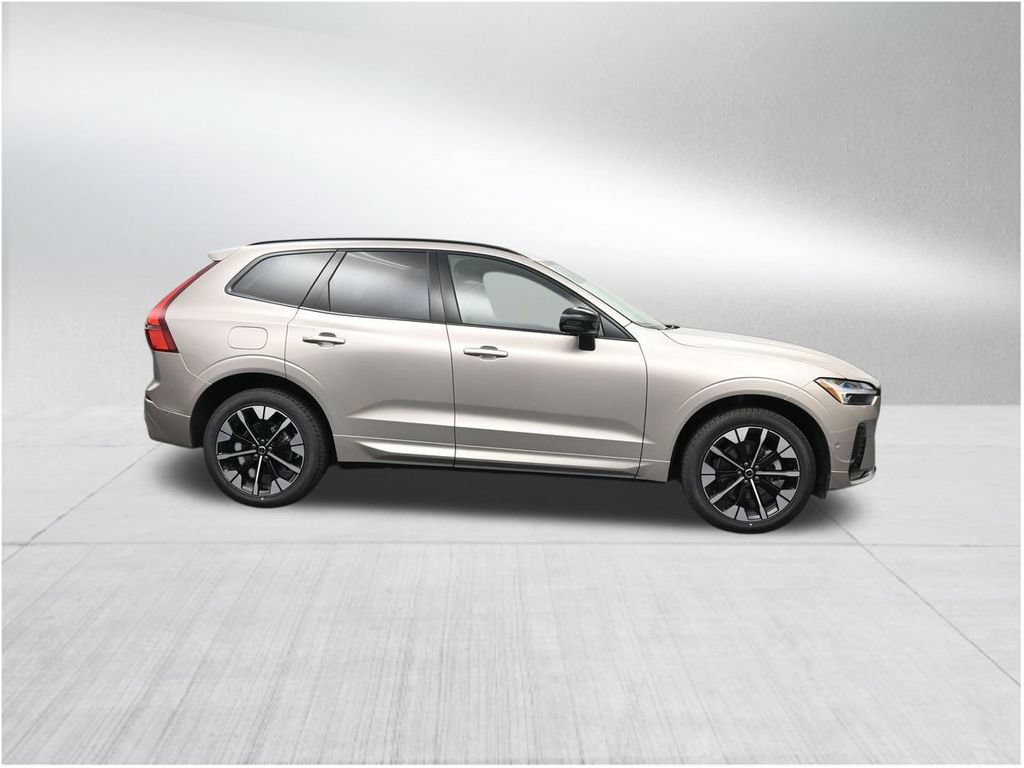 New 2026 Volvo XC60 B5 Plus AWD/4WD image 6