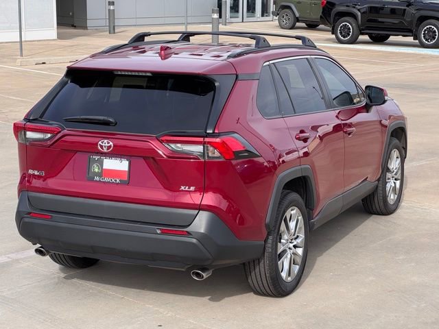 Used 2021 Toyota RAV4 XLE Premium image 28