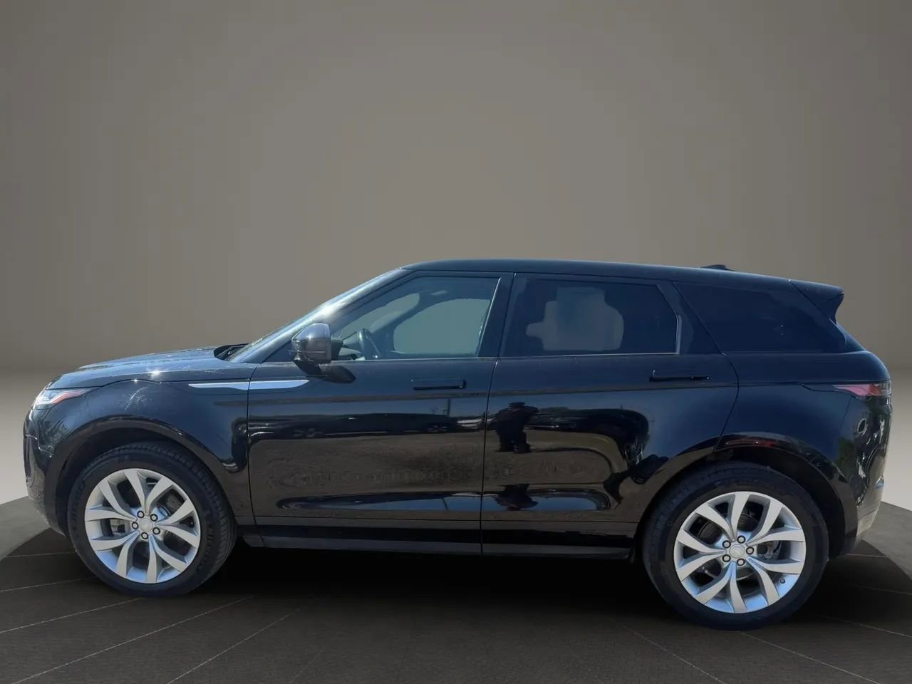 Used 2020 Land Rover Range Rover Evoque SE AWD/4WD image 8