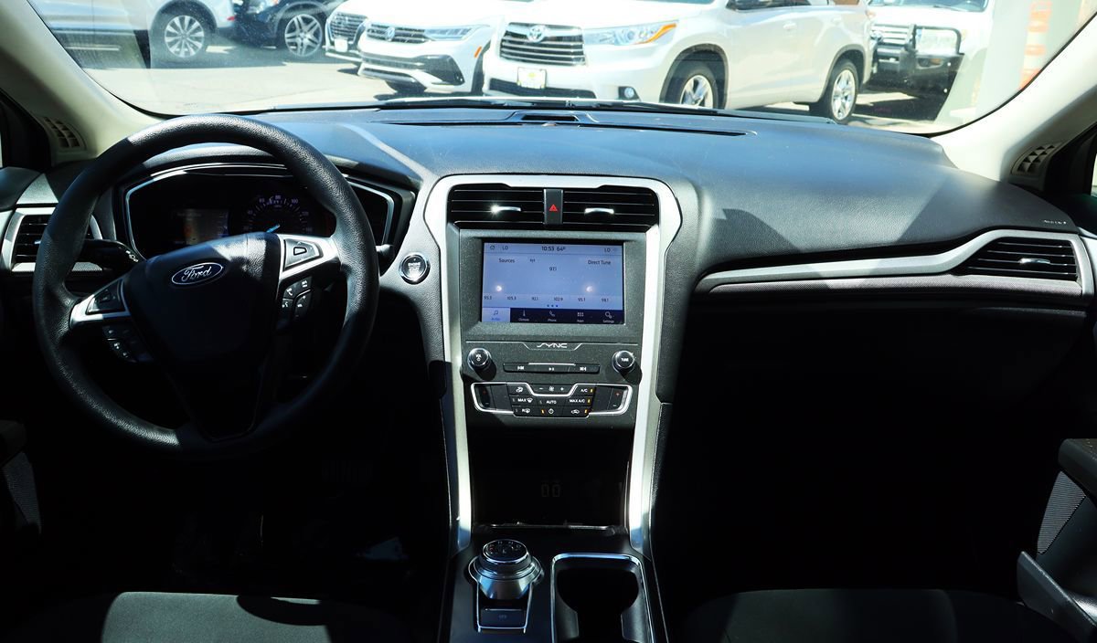 Used 2020 Ford Fusion SE image 35