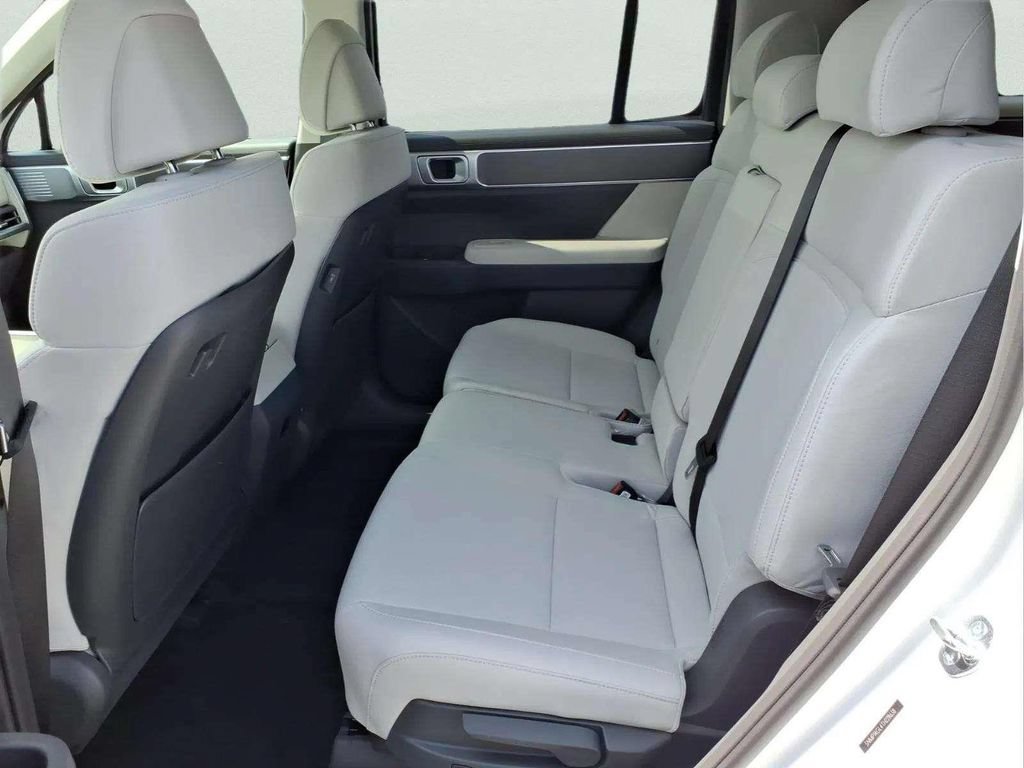 New 2026 Hyundai Santa Fe SE FWD image 10