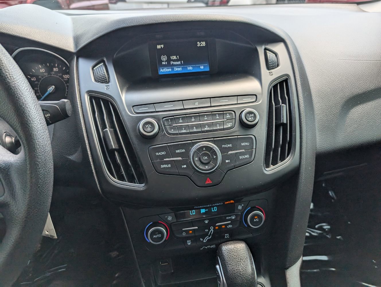 Used 2018 Ford Focus SE FWD image 22