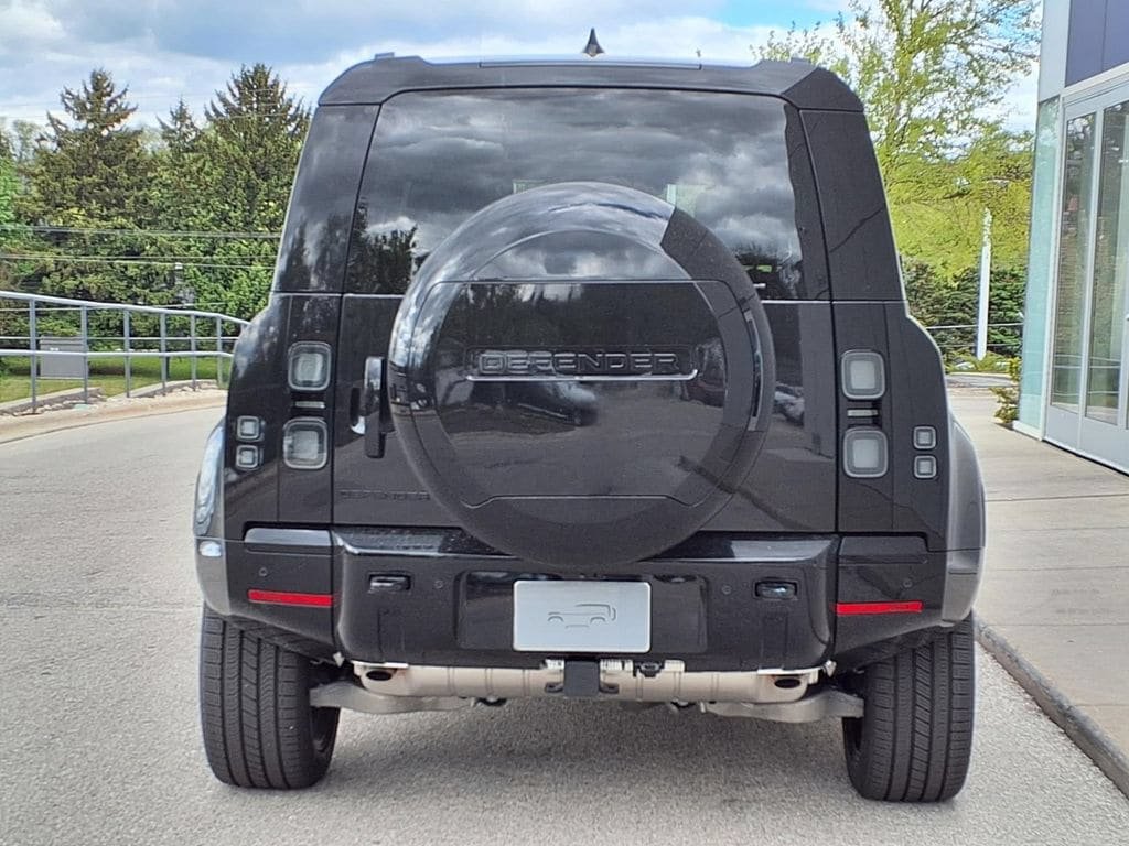 New 2026 Land Rover Defender 110 X-Dynamic SE AWD/4WD image 4