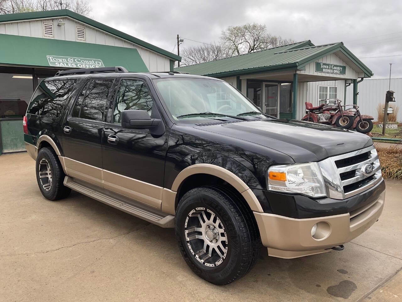 Used 2014 Ford Expedition EL XLT w/ Equipment Group 202A image 3