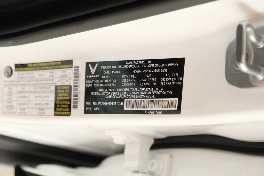 New 2025 VinFast VF 8 Eco AWD/4WD image 26