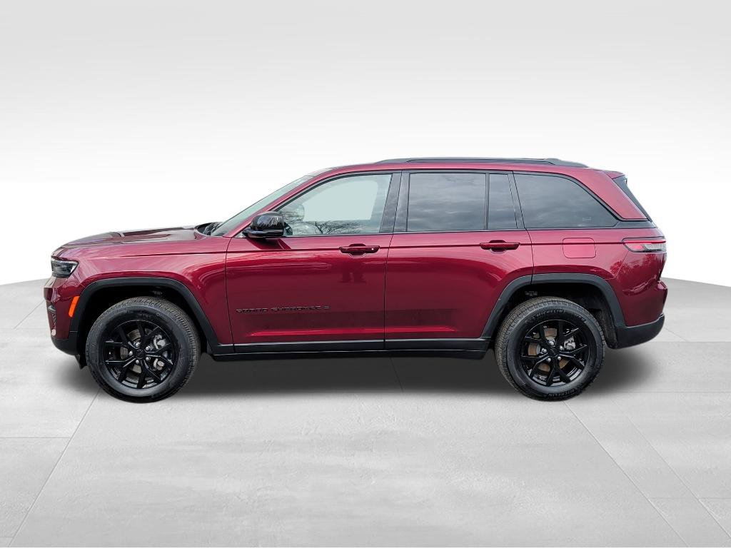 Certified 2025 Jeep Grand Cherokee Altitude AWD/4WD image 2